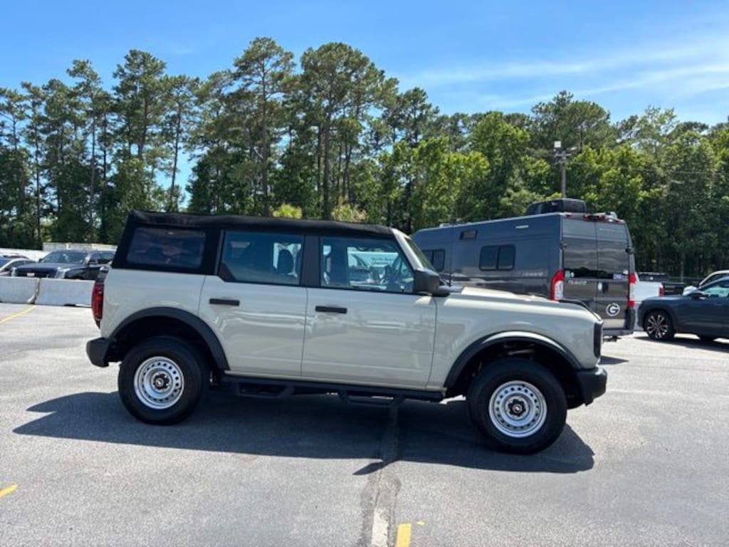 Used 2025 Ford Bronco Base SUV