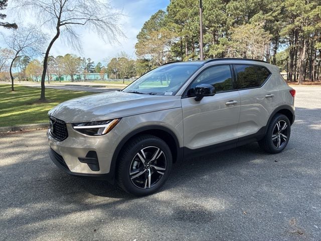 2026 Volvo XC40 Core