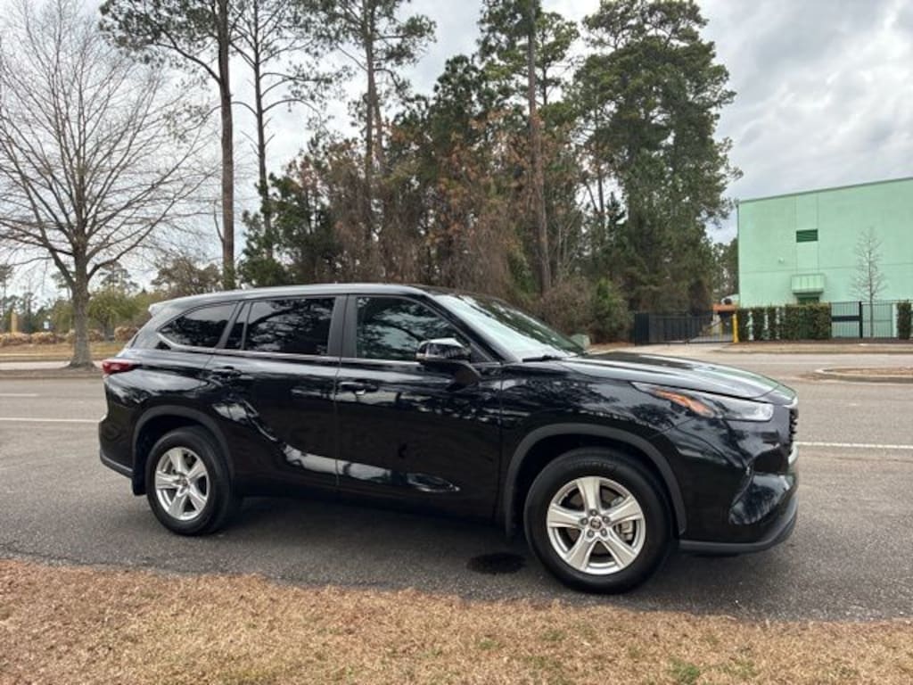 Used 2024 Toyota Highlander SUV
