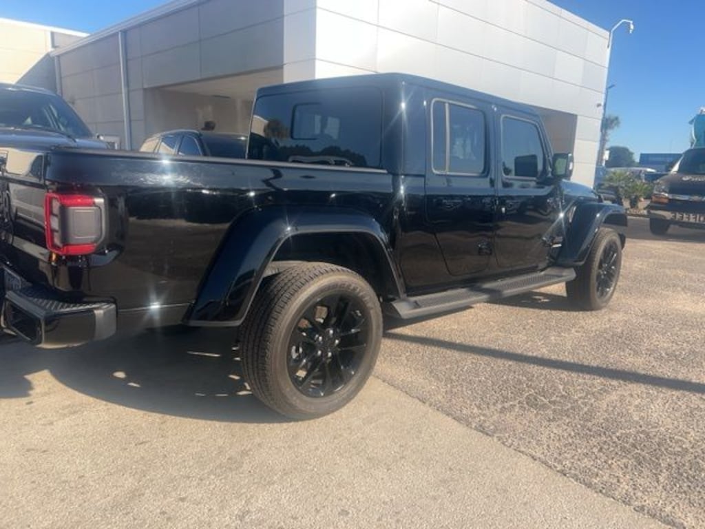 Used 2023 Jeep Gladiator Overland Truck Crew Cab
