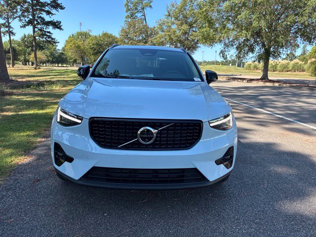 New 2026 Volvo XC40 B5 Plus SUV