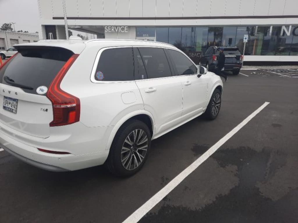 Used 2022 Volvo XC90 T6 AWD Momentum 7 Seater SUV