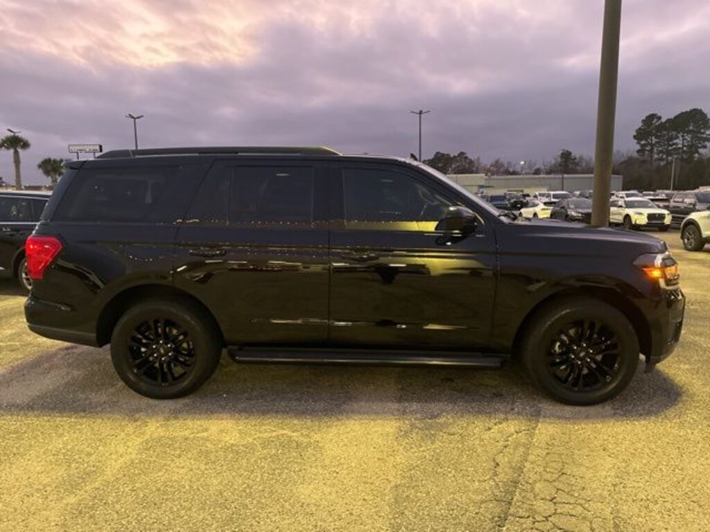 Used 2023 Ford Expedition XLT SUV