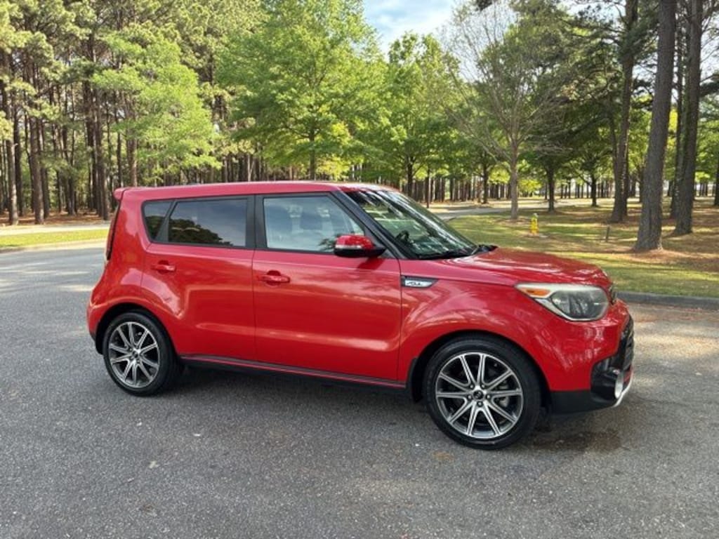 Used 2018 Kia Soul ! Hatchback