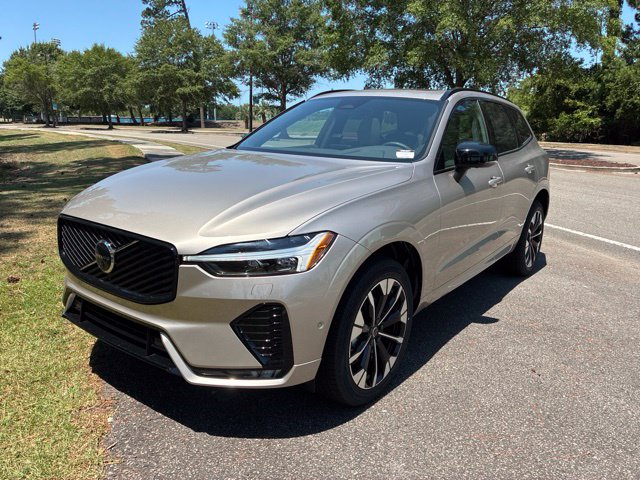 New 2026 Volvo XC60 B5 Plus SUV