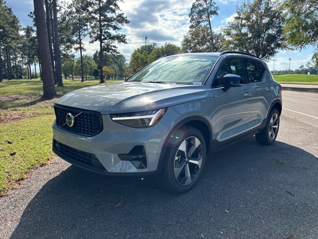 2026 Volvo XC40 B5 Plus AWD SUV