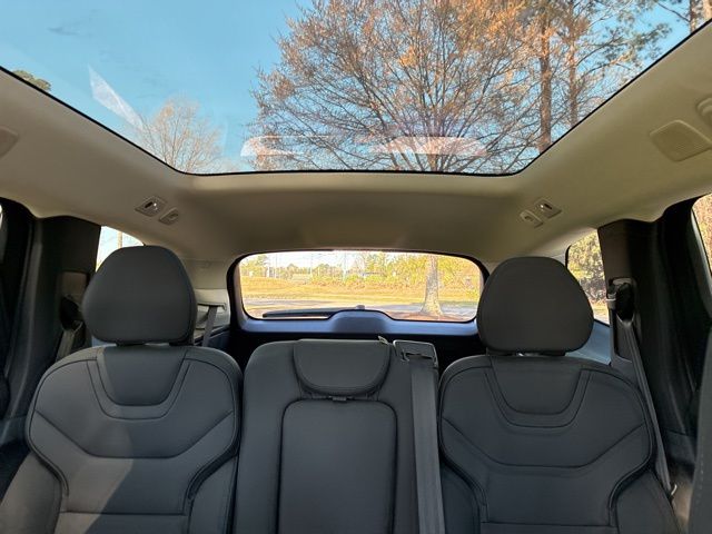 2025 Volvo EX90 Ultra - Photo 33