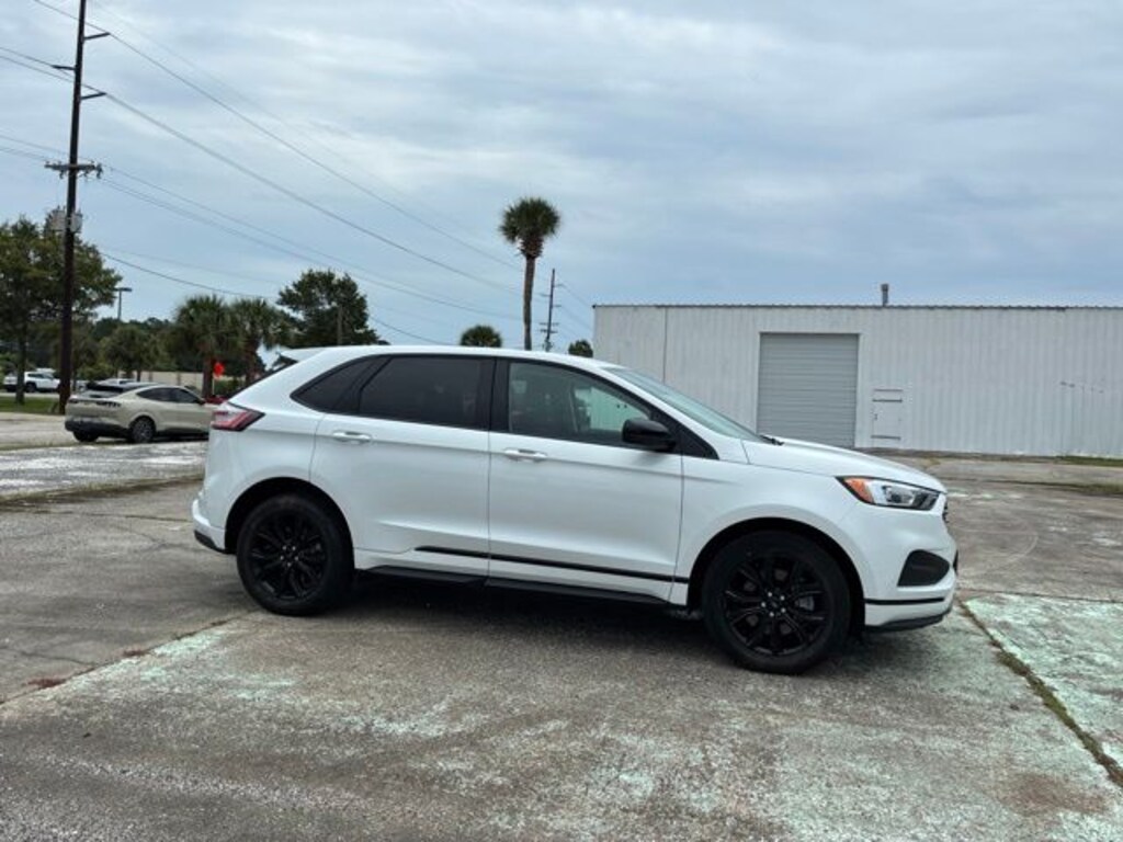 Used 2024 Ford Edge SE SUV