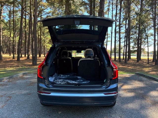 2026 Volvo XC90 Plus - Photo 18