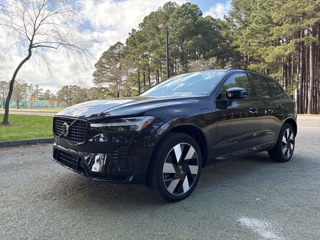 2025 Volvo XC60 plug-in hybrid T8 Plus AWD SUV