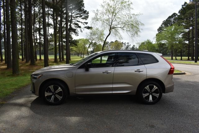2025 Volvo XC60 plug-in hybrid T8 Plus AWD SUV