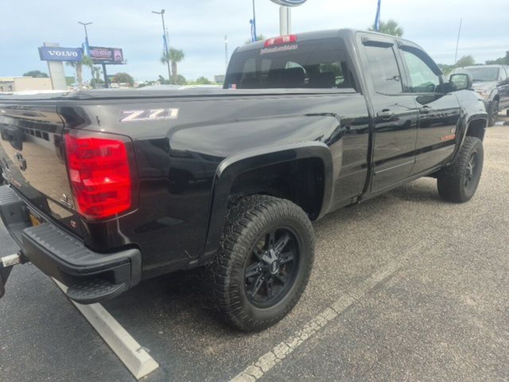 Used 2017 Chevrolet Silverado 1500 LT w/1LT Truck Double Cab