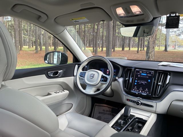 2025 Volvo XC60 Plus - Photo 25