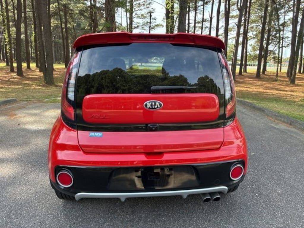 Used 2018 Kia Soul ! Hatchback