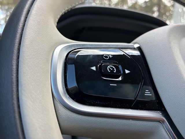 2025 Volvo XC60 Plus - Photo 27