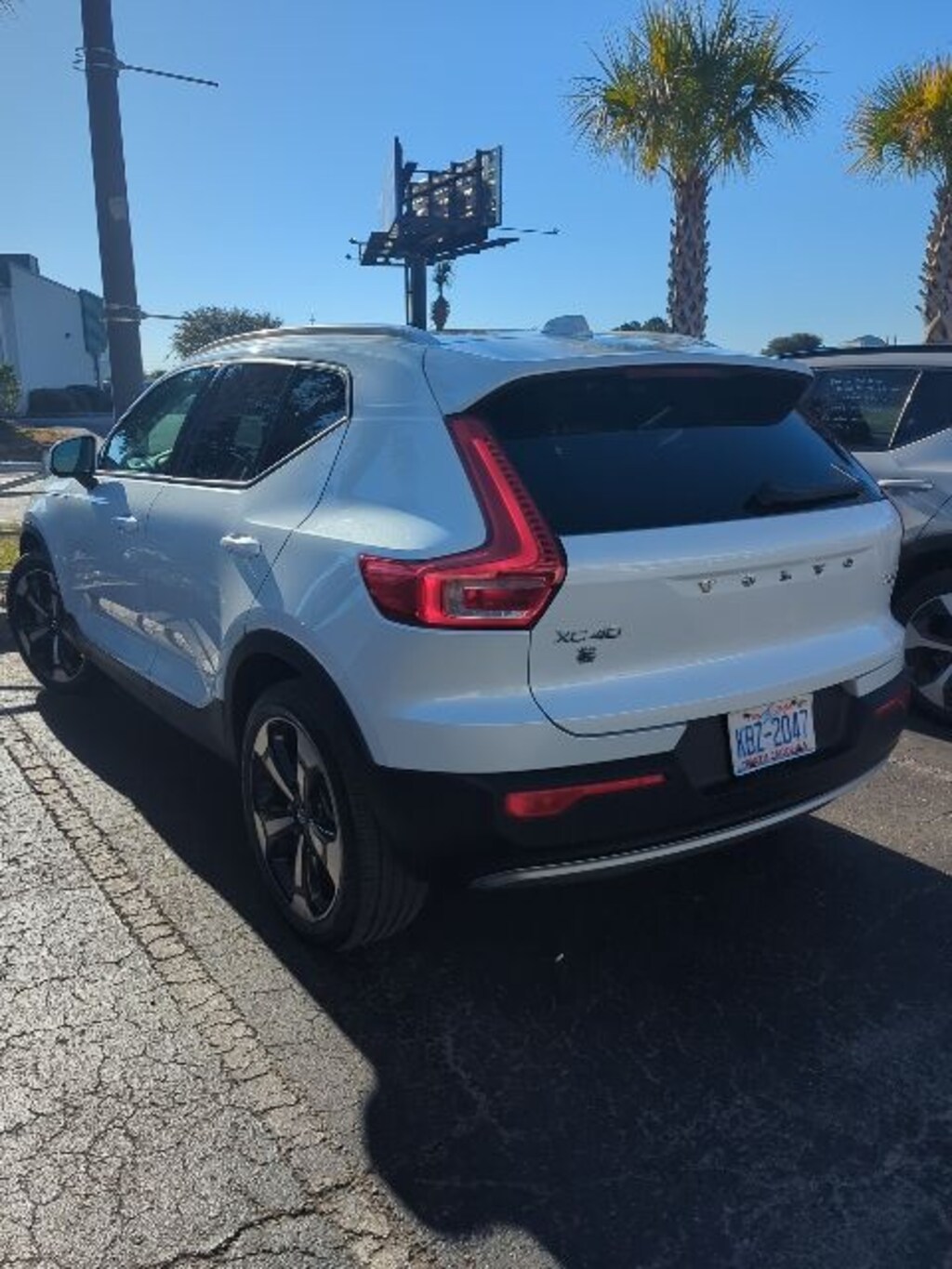 Used 2022 Volvo XC40 T5 AWD Momentum SUV