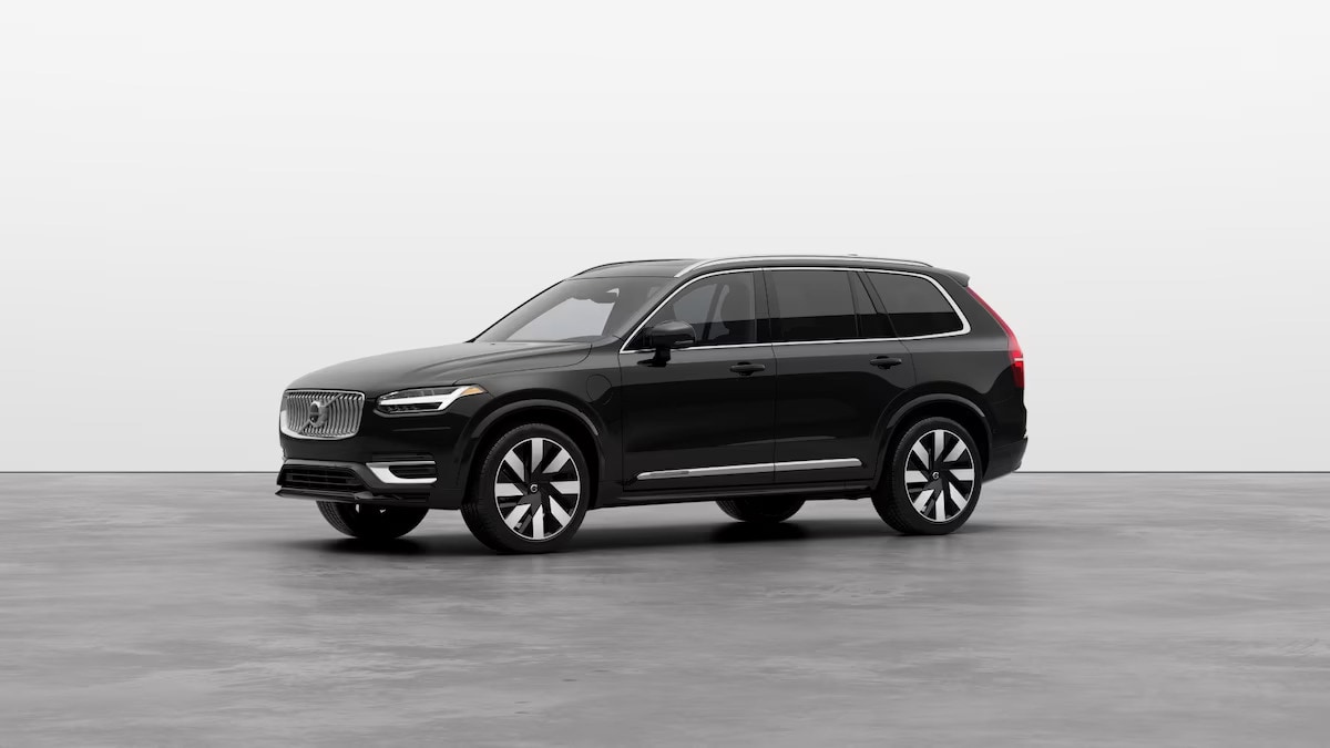 black volvo xc90