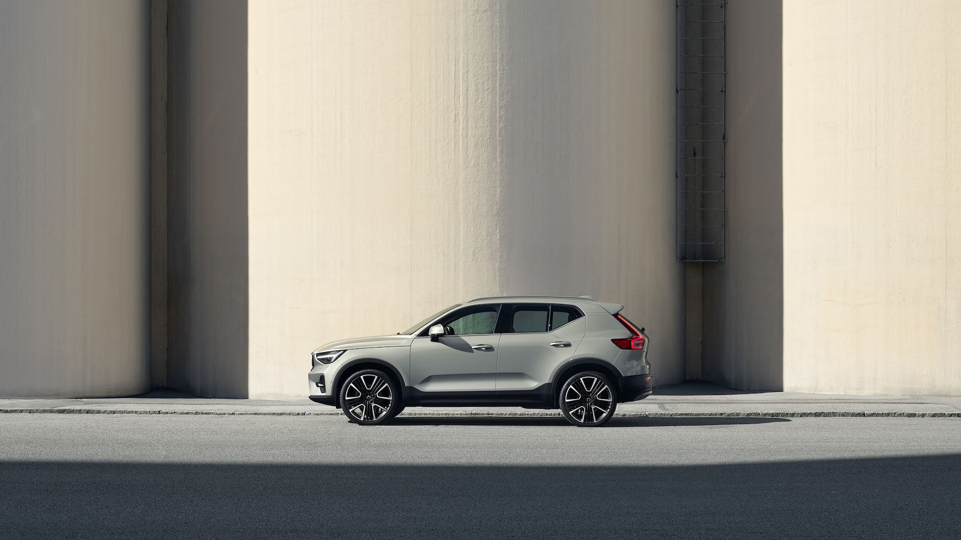 volvo xc40.jpg