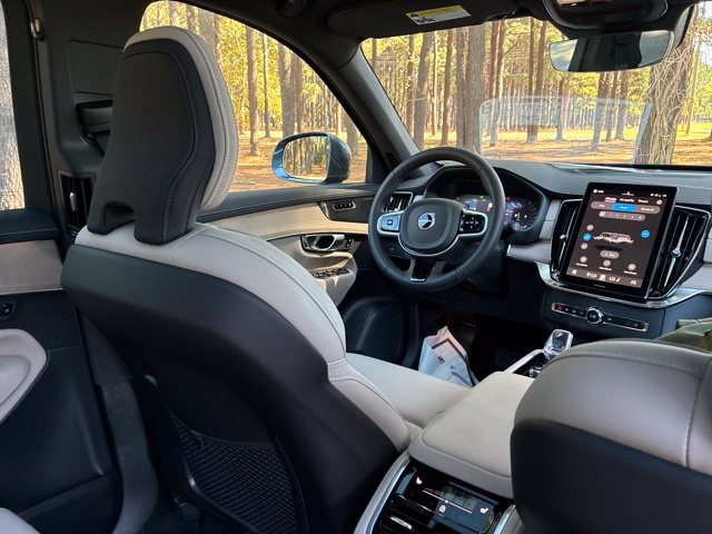 2026 Volvo XC90 Plus - Photo 25