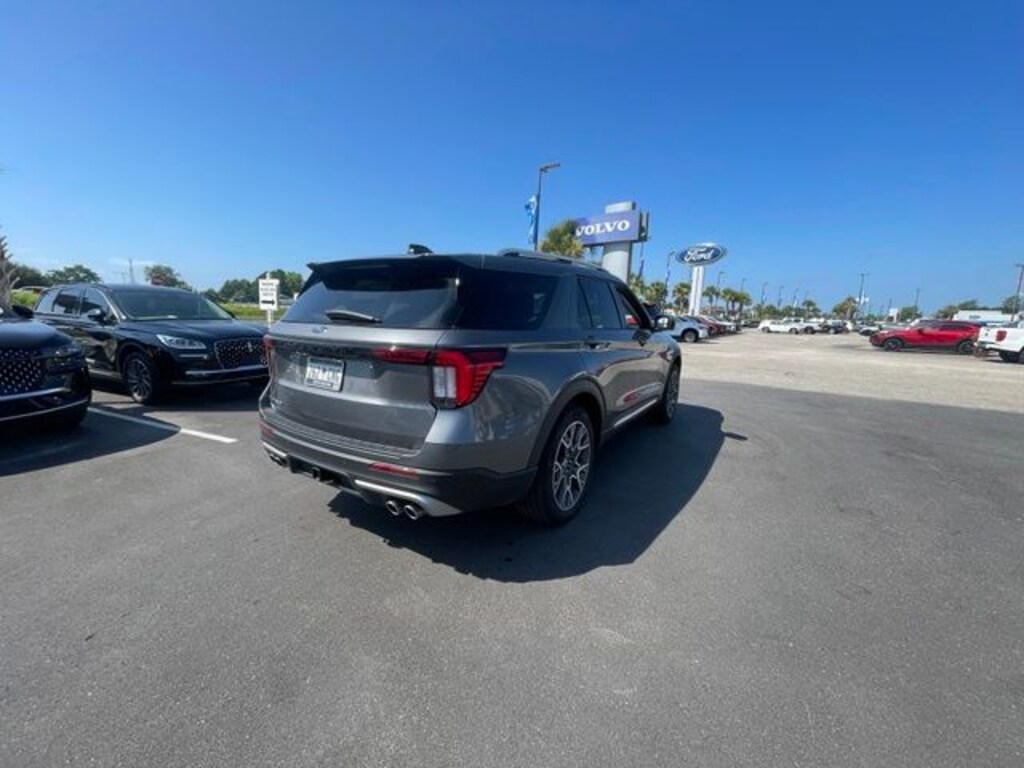 Used 2025 Ford Explorer Platinum SUV