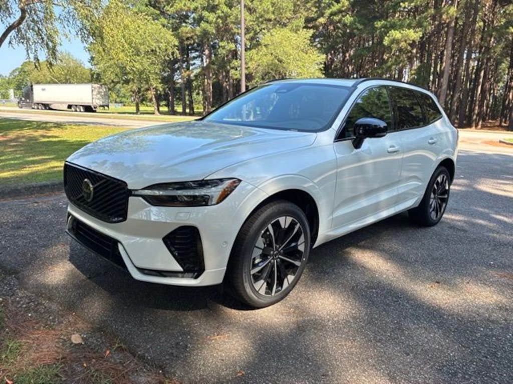 New 2026 Volvo XC60 B5 Plus SUV