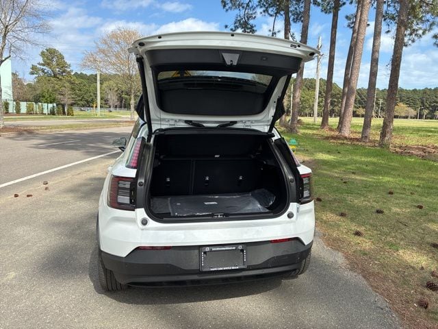 2026 Volvo EX30 Plus - Photo 20