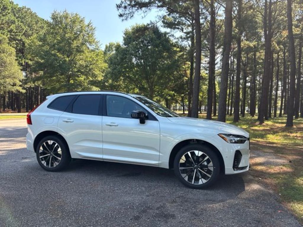 New 2026 Volvo XC60 B5 Plus SUV