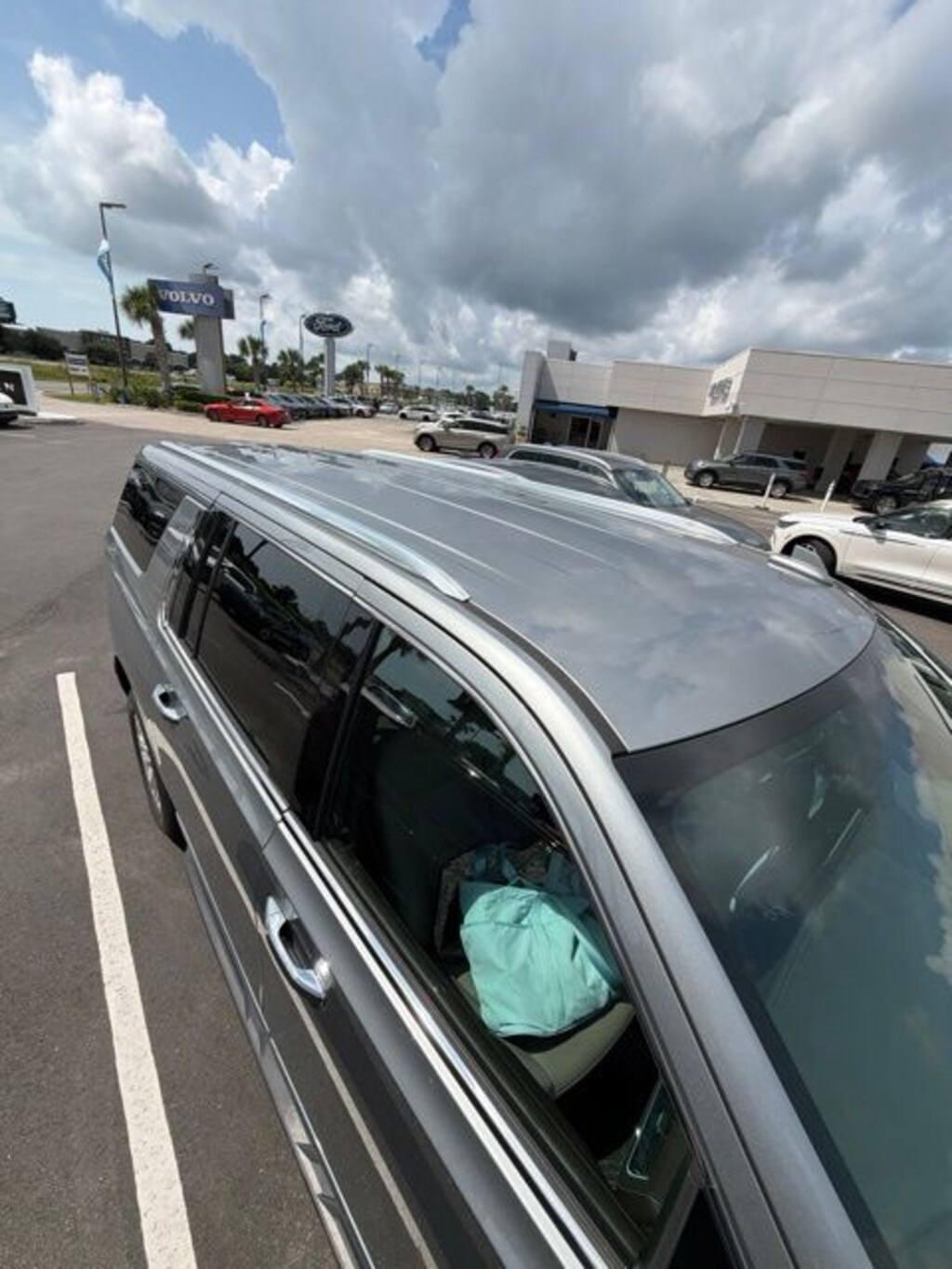 Used 2024 GMC Yukon XL SLT SUV