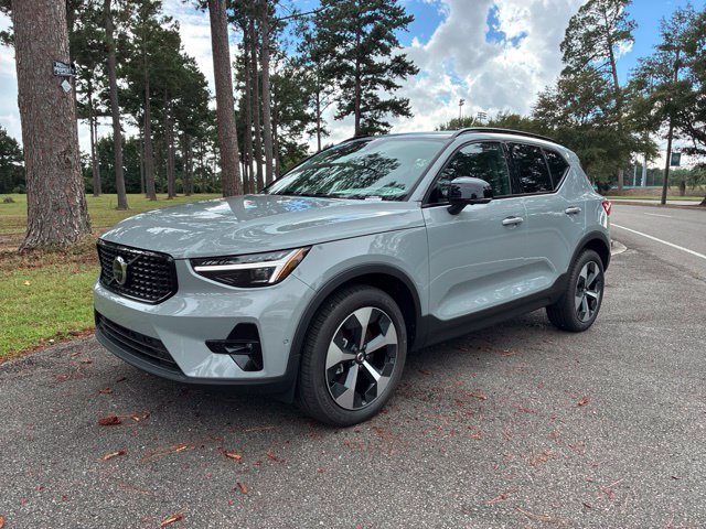 2026 Volvo XC40 B5 Plus AWD SUV