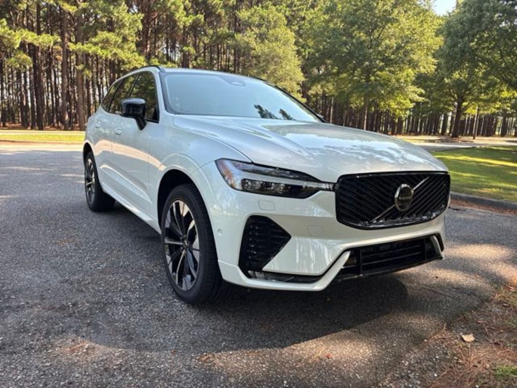 New 2026 Volvo XC60 B5 Plus SUV