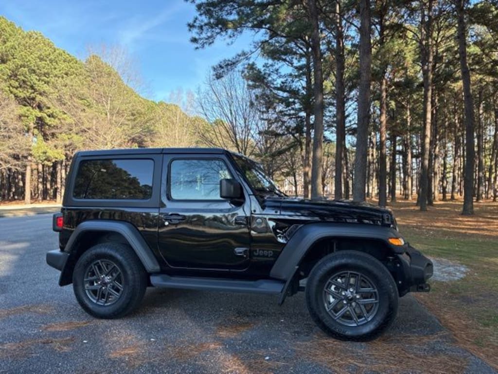 Used 2024 Jeep Wrangler Sport SUV