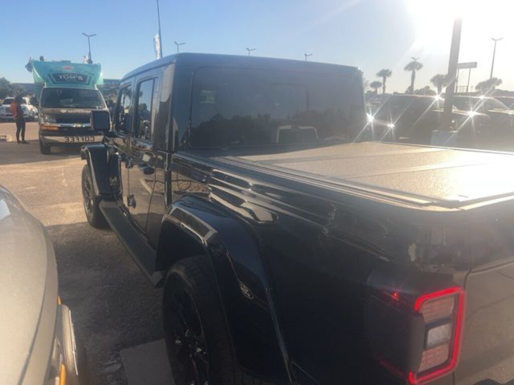 Used 2023 Jeep Gladiator Overland Truck Crew Cab