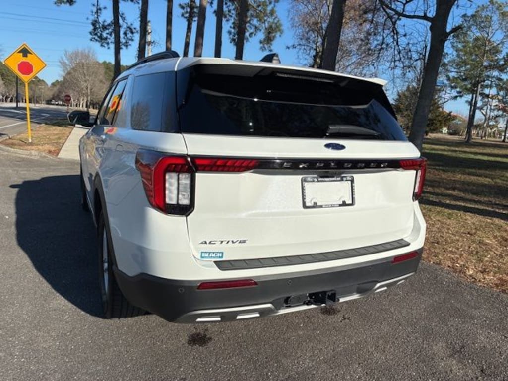 Used 2025 Ford Explorer Active SUV