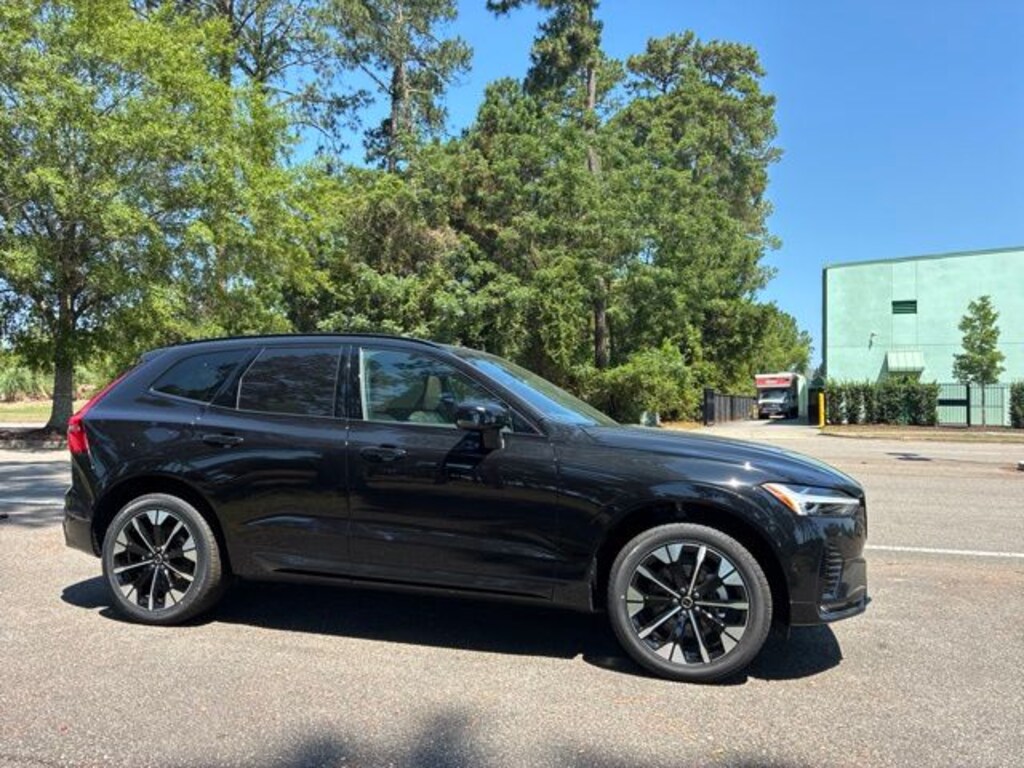 New 2026 Volvo XC60 B5 Plus SUV