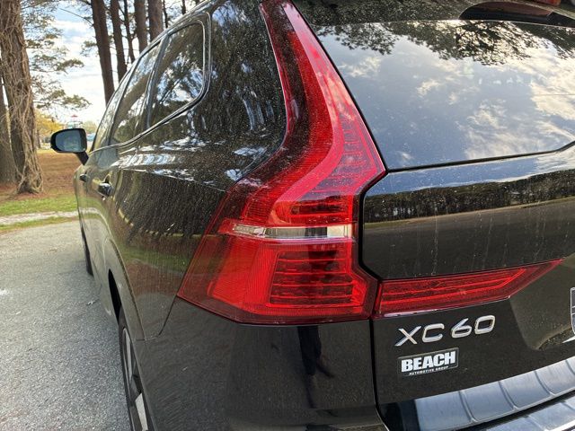 2025 Volvo XC60 Plus - Photo 13