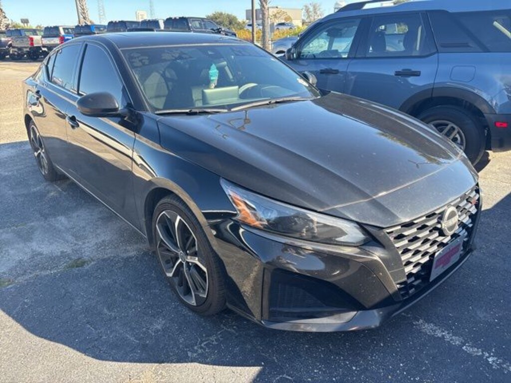 Used 2023 Nissan Altima 2.5 SR Sedan
