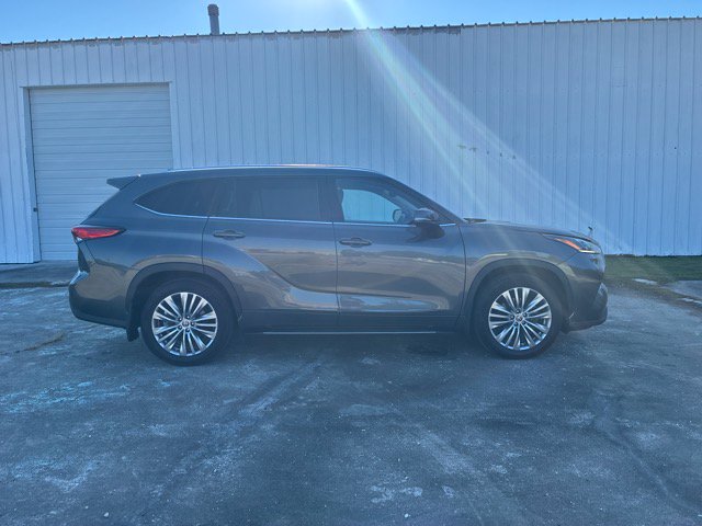 Used 2023 Toyota Highlander Platinum SUV