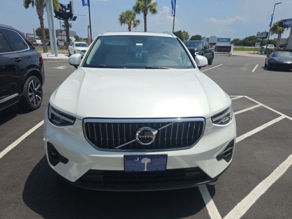 Used 2023 Volvo XC40 B5 AWD Plus Bright SUV