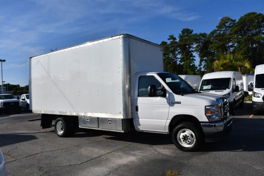 Used 2023 Ford E-450 Cutaway Base Truck