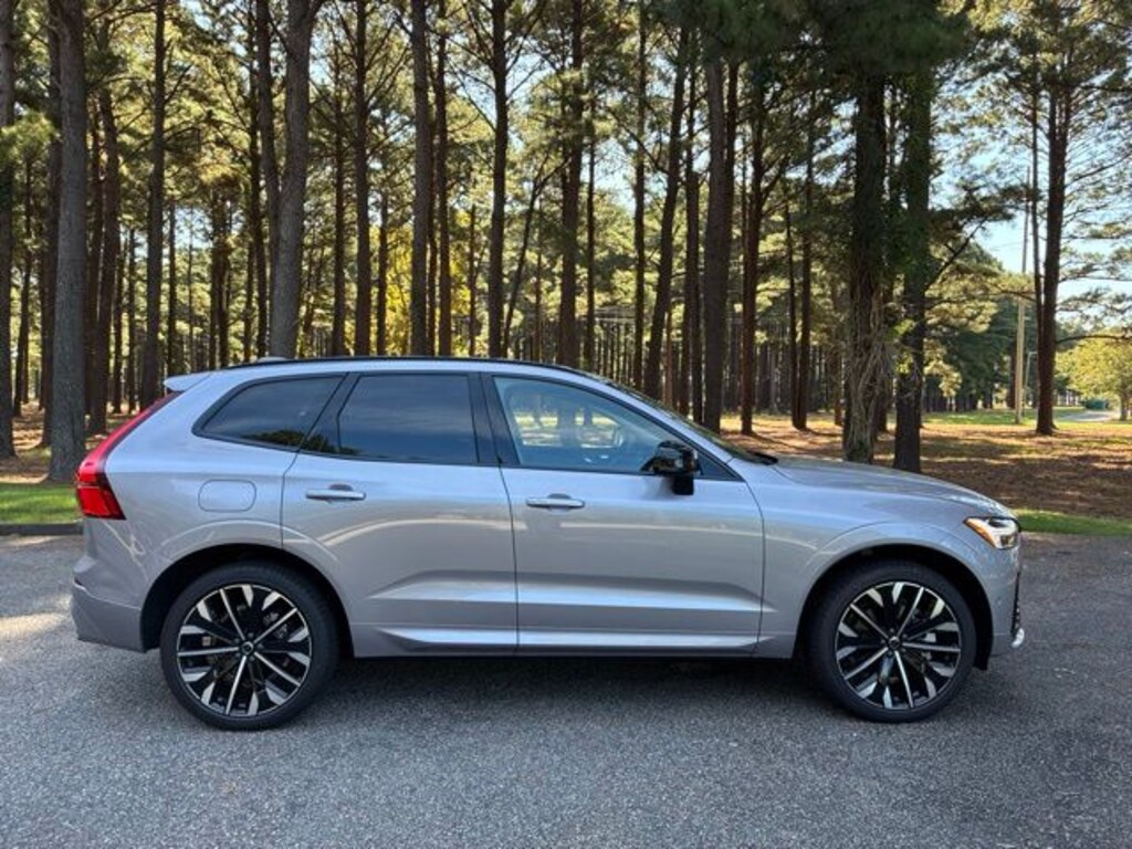 New 2026 Volvo XC60 plug-in hybrid T8 Ultra SUV