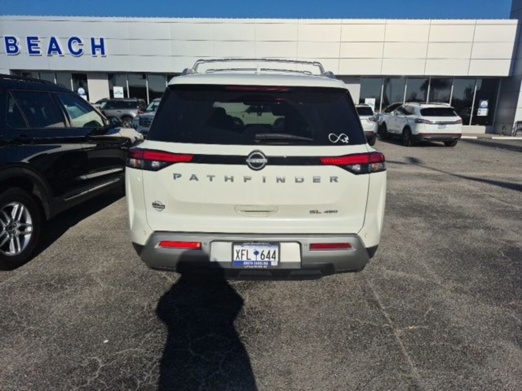Used 2023 Nissan Pathfinder SL SUV