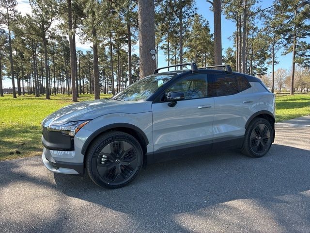 2026 Volvo EX30 Twin Motor Cross Country Ultra's photo