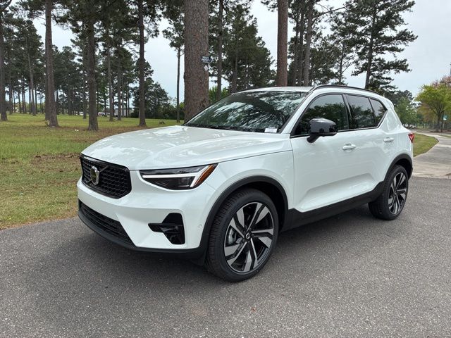 Crystal White 2026 Volvo XC40 B5 Ultra AWD SUV / Crossover All-Wheel Drive 8-Speed Automatic