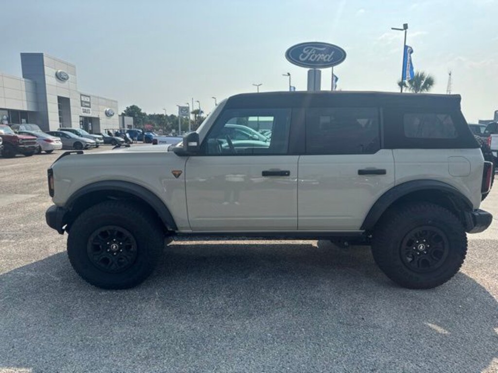 Used 2025 Ford Bronco Badlands SUV