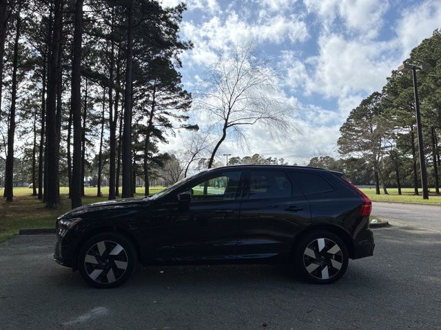 2025 Volvo XC60 Plus - Photo 8