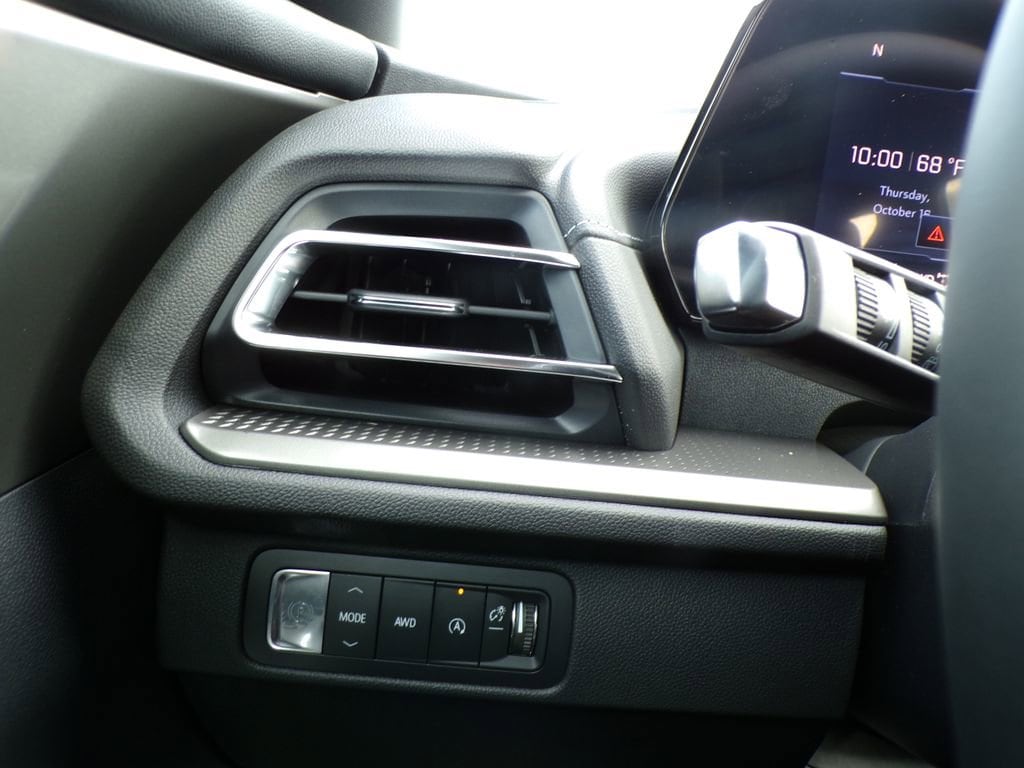 2026 Chevrolet Traverse LT - Photo 32