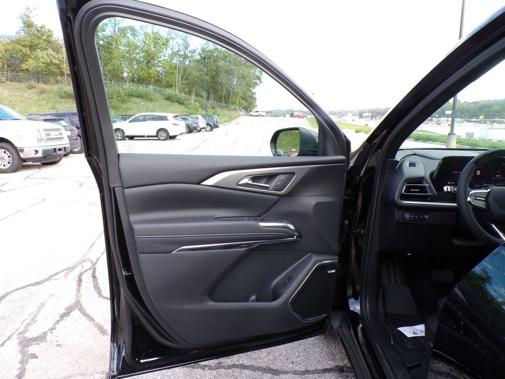 2026 Chevrolet Traverse LT - Photo 18