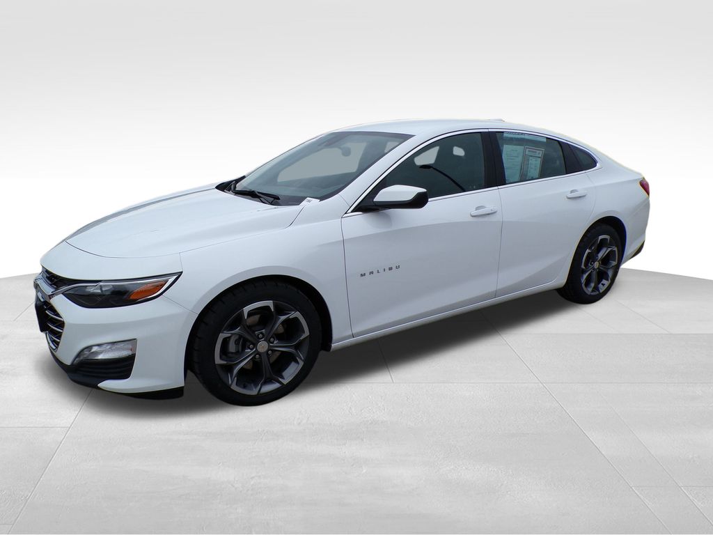 2024 Chevrolet Malibu 1LT photo 2