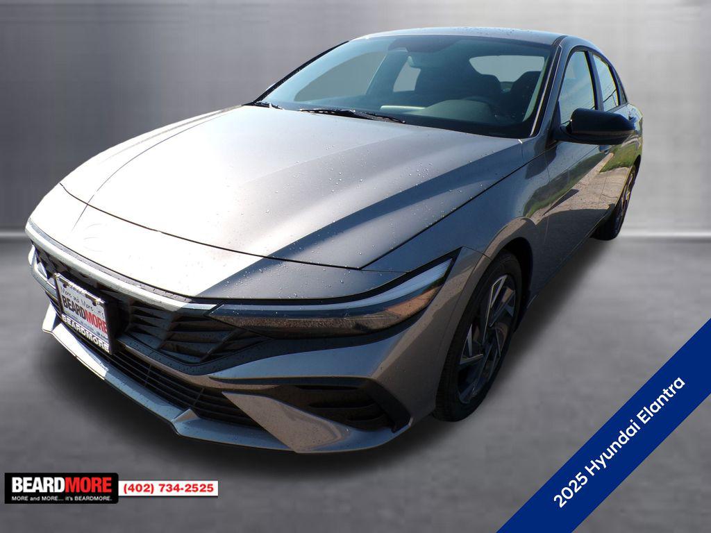 2025 Hyundai Elantra SEL's photo