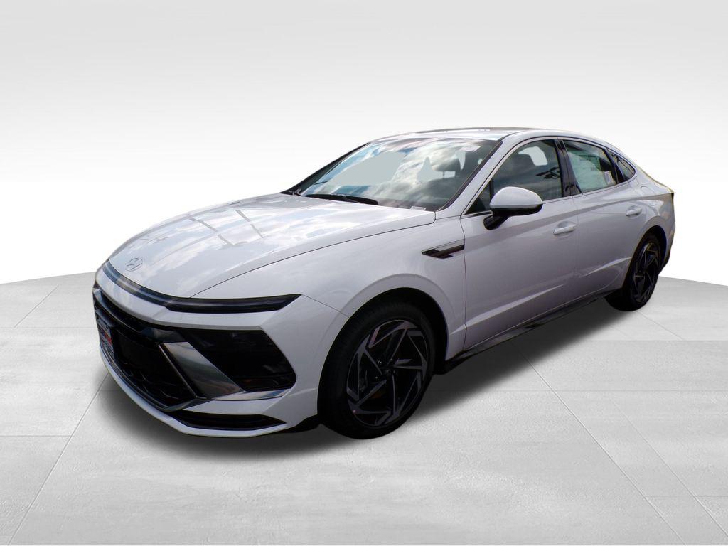 2026 Hyundai Sonata SEL Sport photo 2